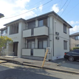 ★家賃1ヶ月無料キャンペーン中！ ■駐車場2台付き(並列) ■マックスバリュ吉敷店まで徒歩約6分 ■24時間生活見守り駆け付けサービス付き グランメゾンＫ 2DK(2階角部屋) ■都市ガス給湯 ■エアコン2台＆シャッター雨戸付き