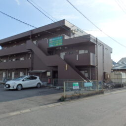 ■山口駅まで徒歩4分&家電3点付き&商店街も徒歩7分 ■24時間生活見守り駆け付けサービス付き シティハイツ(1階&2階角部屋) ■生活保護受給者も対応 ■都市ガス給湯