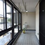 (お引き渡し済み)矢原③ ■建坪52坪(積水ハウス)4LDDKK(広いサンルームインナーバルコニー付き)外階段付きで2世帯住宅や店舗併用住宅としても可能 ■雨に濡れずに出入り出来る屋根付き駐車場3台可能(縦列含む) ■新築同様に再生リフォーム済 ■矢原(大歳校区)高級中古住宅3,300万円 ■オール電化(エコキュート) ■保健所の水質検査合格済みの地下水(17mボーリング済みの天然水)を使用で水道代が不要 ■既存住宅売買瑕疵担保責任保険(5年間)付き 画像14 (お引き渡し済み)矢原③ ■建坪52坪(積水ハウス)4LDDKK(広いサンルームインナーバルコニー付き)外階段付きで2世帯住宅や店舗併用住宅としても可能 ■雨に濡れずに出入り出来る屋根付き駐車場3台可能(縦列含む) ■新築同様に再生リフォーム済 ■矢原(大歳校区)高級中古住宅3,300万円 ■オール電化(エコキュート) ■保健所の水質検査合格済みの地下水(17mボーリング済みの天然水)を使用で水道代が不要 ■既存住宅売買瑕疵担保責任保険(5年間)付き 画像14