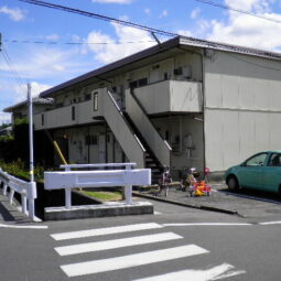 ★家賃1ヶ月無料キャンペーン中！ ■ペット可(ネコも可) ■敷金0＆礼金0 ■24時間生活見守り駆け付けサービス付き ■生活保護受給者も対応 宇山ハイツ(2階角部屋) ■駐車場は1台のみ