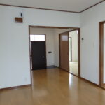 ★家賃1ヶ月無料キャンペーン中！　■敷金0＆礼金0　■ペット可(ネコも可)　■エアコン2台　■24時間生活見守り駆け付けサービス付き　平井清水貸家3DK　■戸建て　■小型普通車まで1台のみ駐車可 画像7