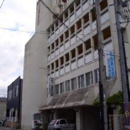 ■山口駅より徒歩約4分 ■ペット(ネコも)可 住宅生協第10ビル ■広い2LDK ■4階エレベーター付き ■都市ガス給湯 ■駐車場は無し ■24時間生活見守り駆け付けサービス付き