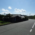 ■仁保中郷中古住宅400万円　■現況有姿渡し(売主の契約不適合責任免除の特約契約が条件です！)　■平屋2棟(母屋4DK＆離れ2DK)　■道の駅仁保の郷より徒歩約11分 画像3