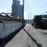 西側前面道路 (周辺)